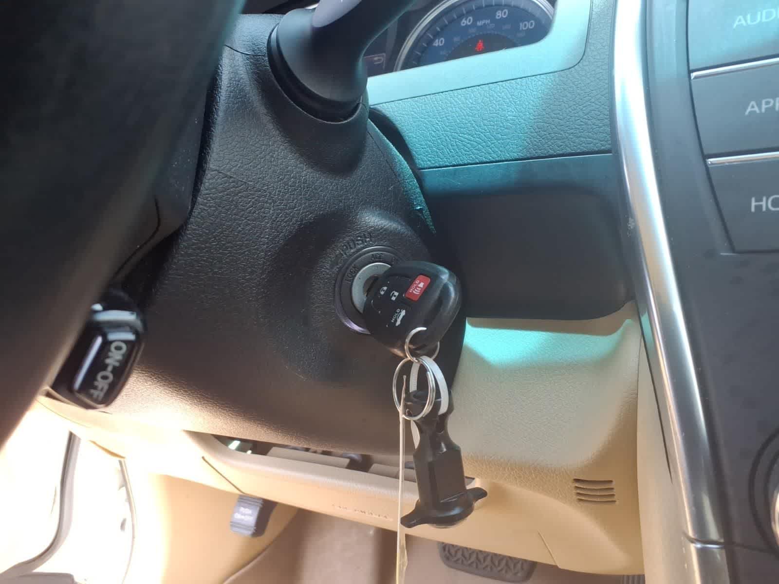 2016 Toyota Camry 4dr Sdn I4 Auto XLE
