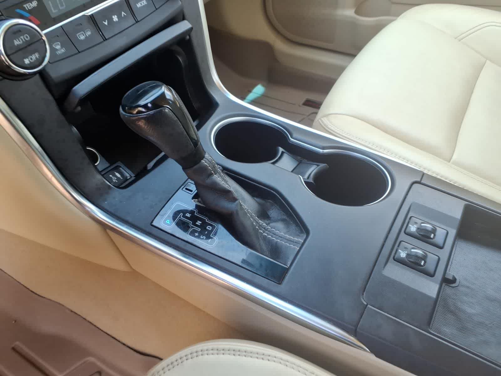 2016 Toyota Camry 4dr Sdn I4 Auto XLE