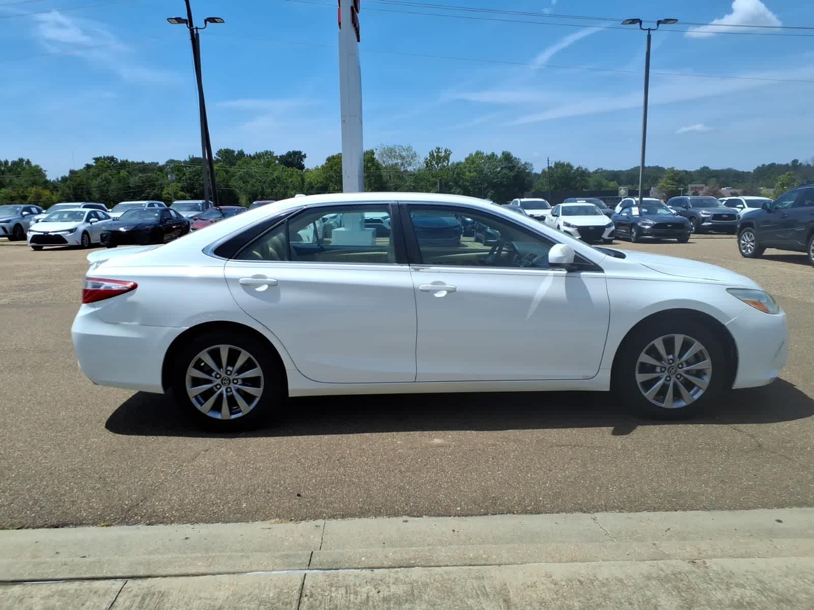 2016 Toyota Camry 4dr Sdn I4 Auto XLE