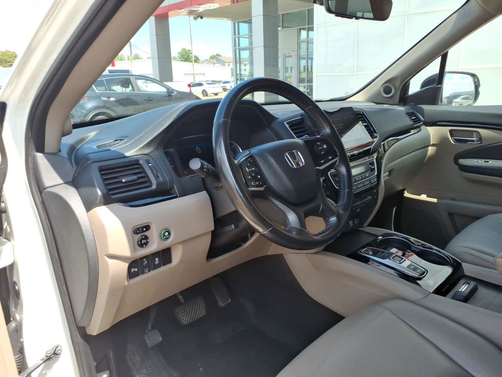 2019 Honda Pilot Touring 8-Passenger 2WD