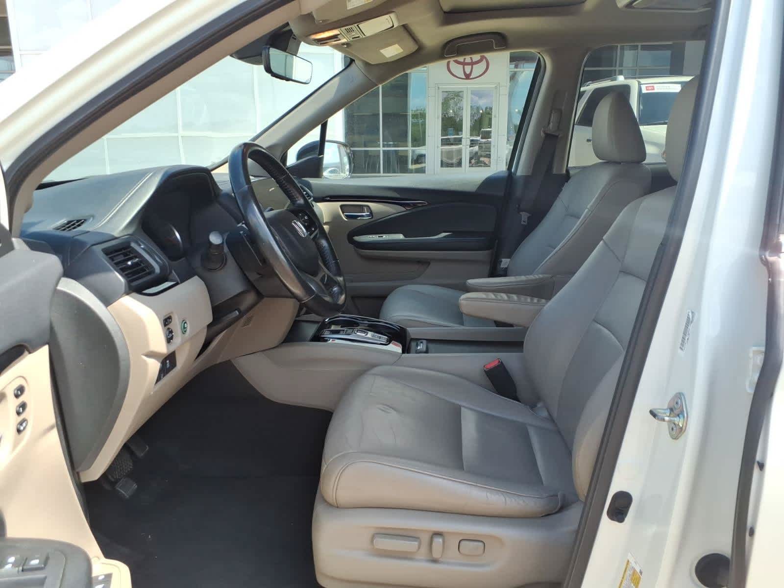 2019 Honda Pilot Touring 8-Passenger 2WD