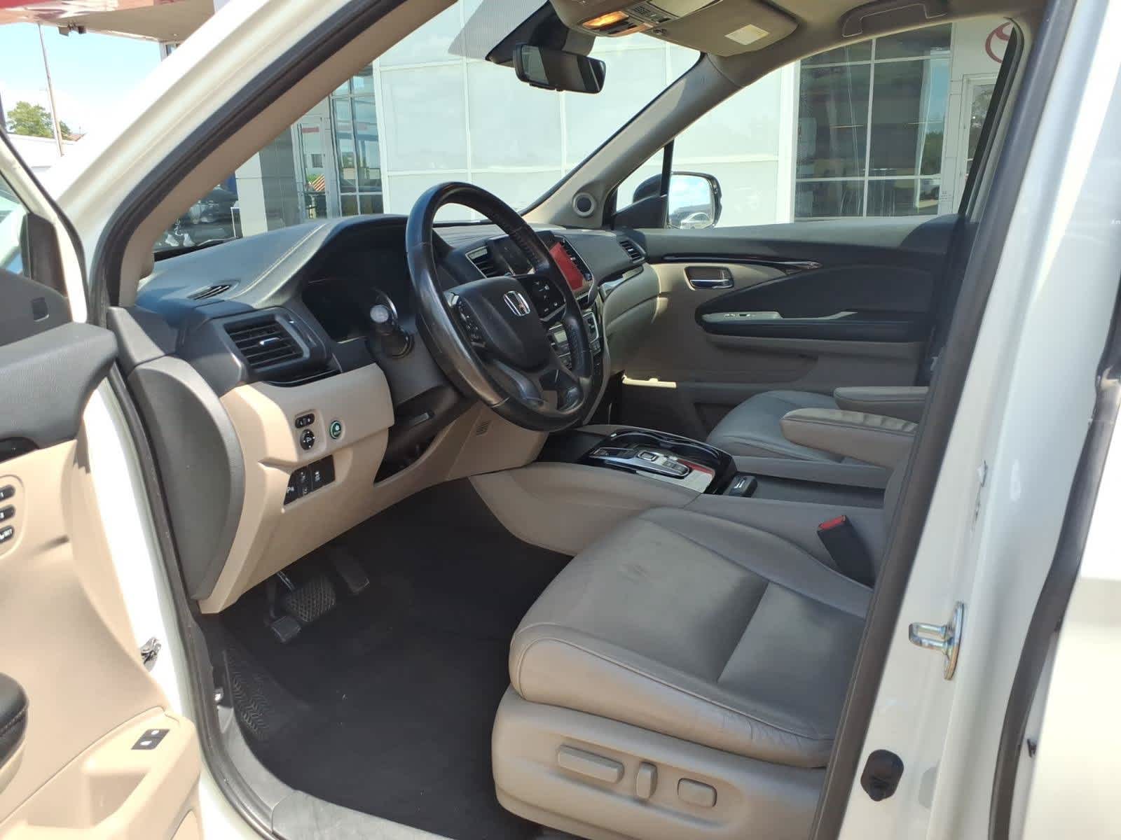 2019 Honda Pilot Touring 8-Passenger 2WD