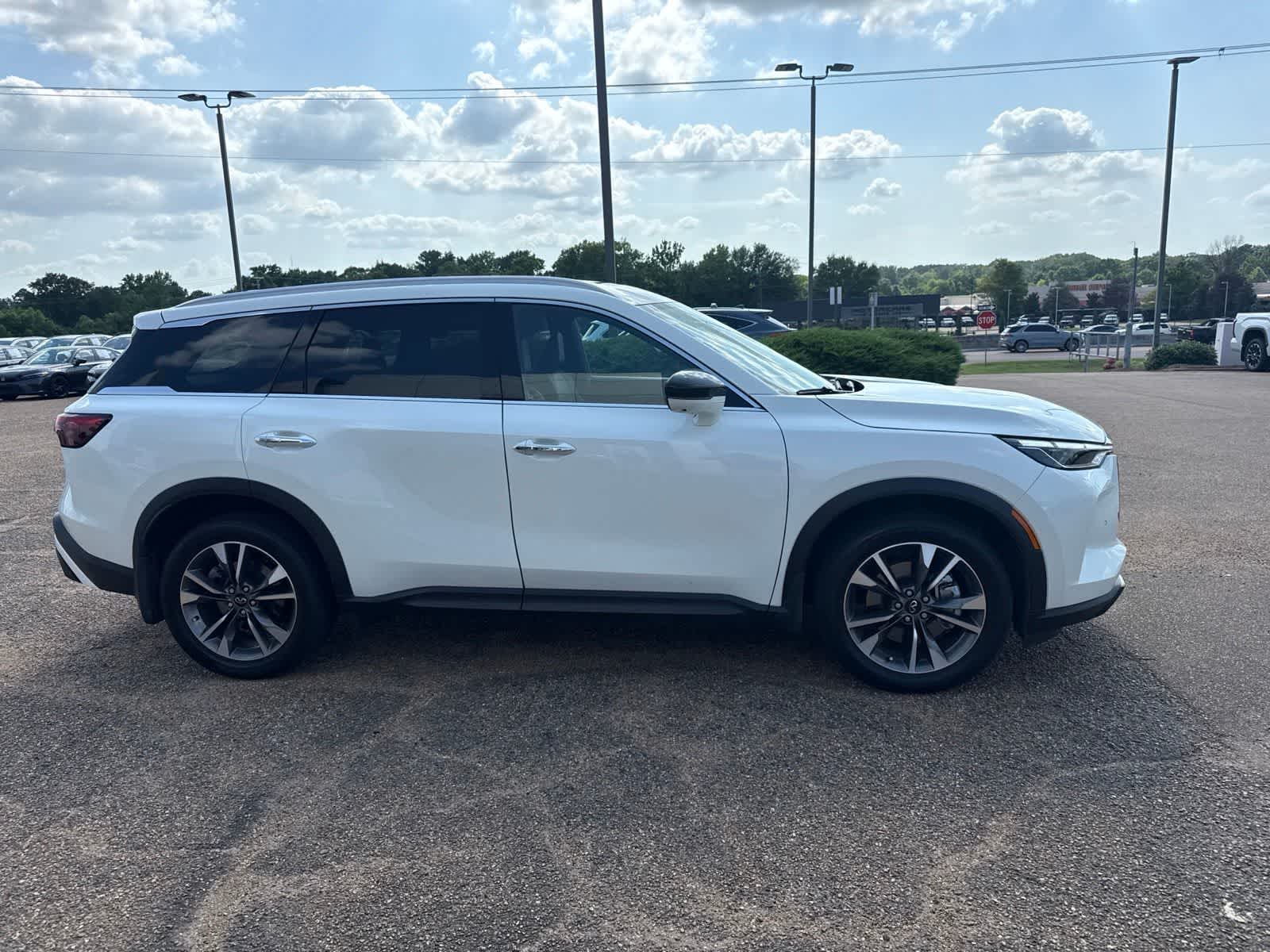 2025 INFINITI QX60 LUXE FWD