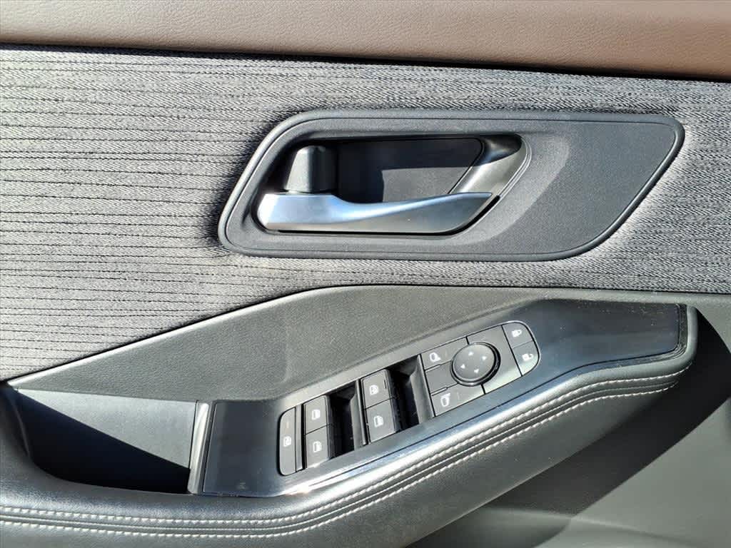 2023 Nissan Rogue FWD SV