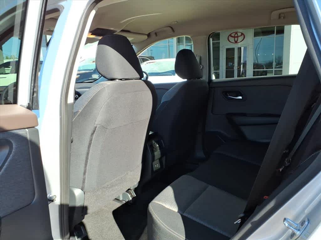 2023 Nissan Rogue FWD SV