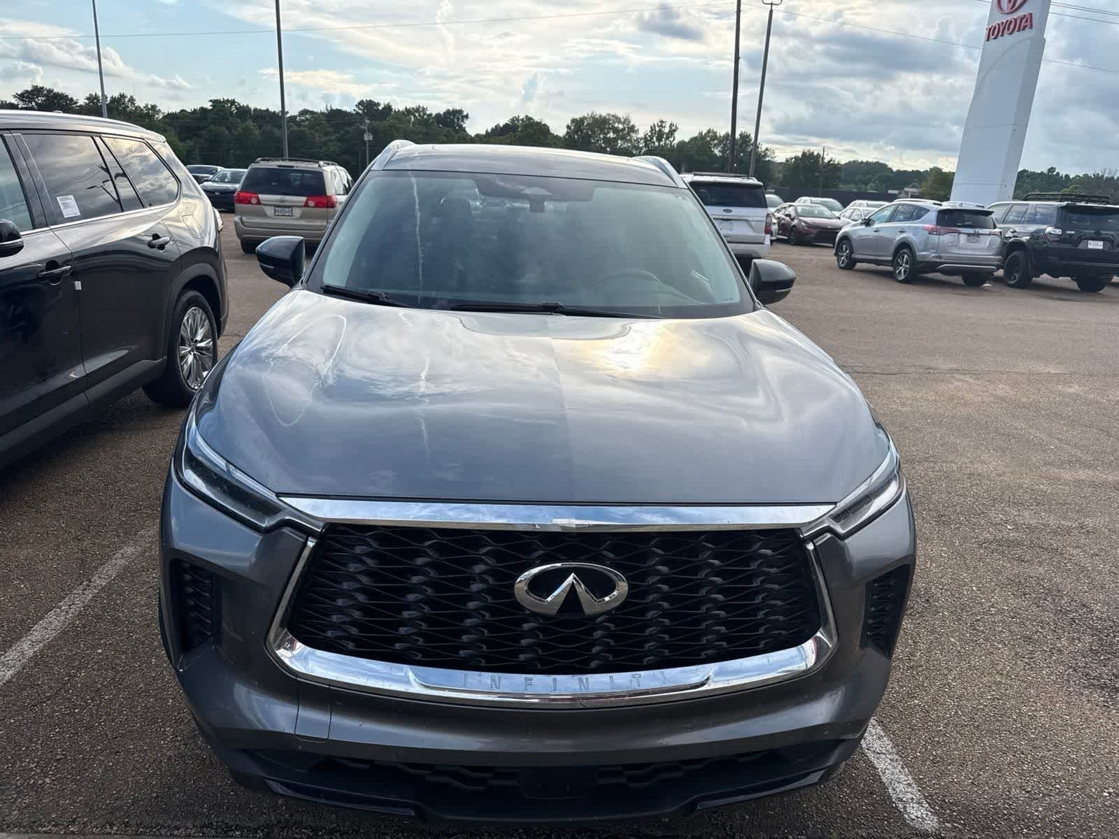 2023 INFINITI QX60 LUXE FWD