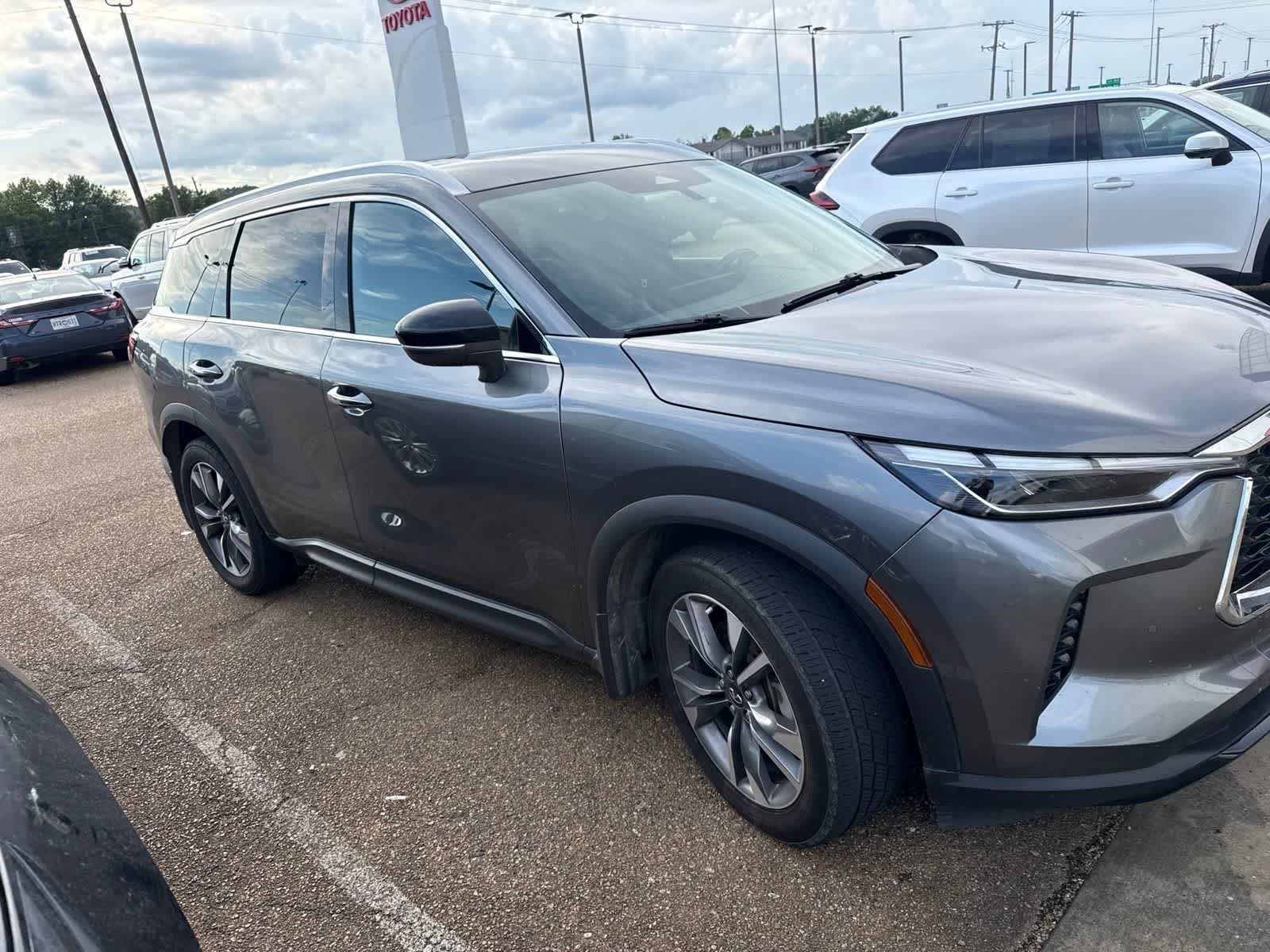 2023 INFINITI QX60 LUXE FWD