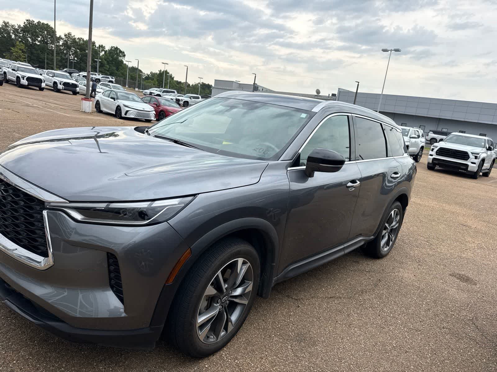 2023 INFINITI QX60 LUXE FWD