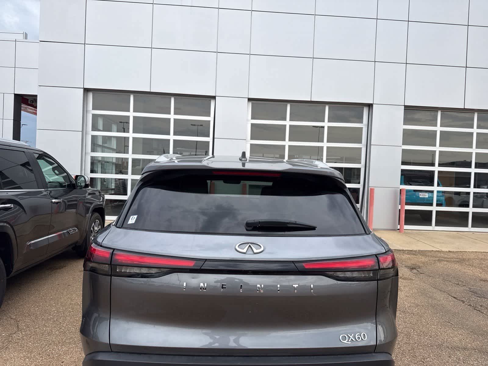 2023 INFINITI QX60 LUXE FWD