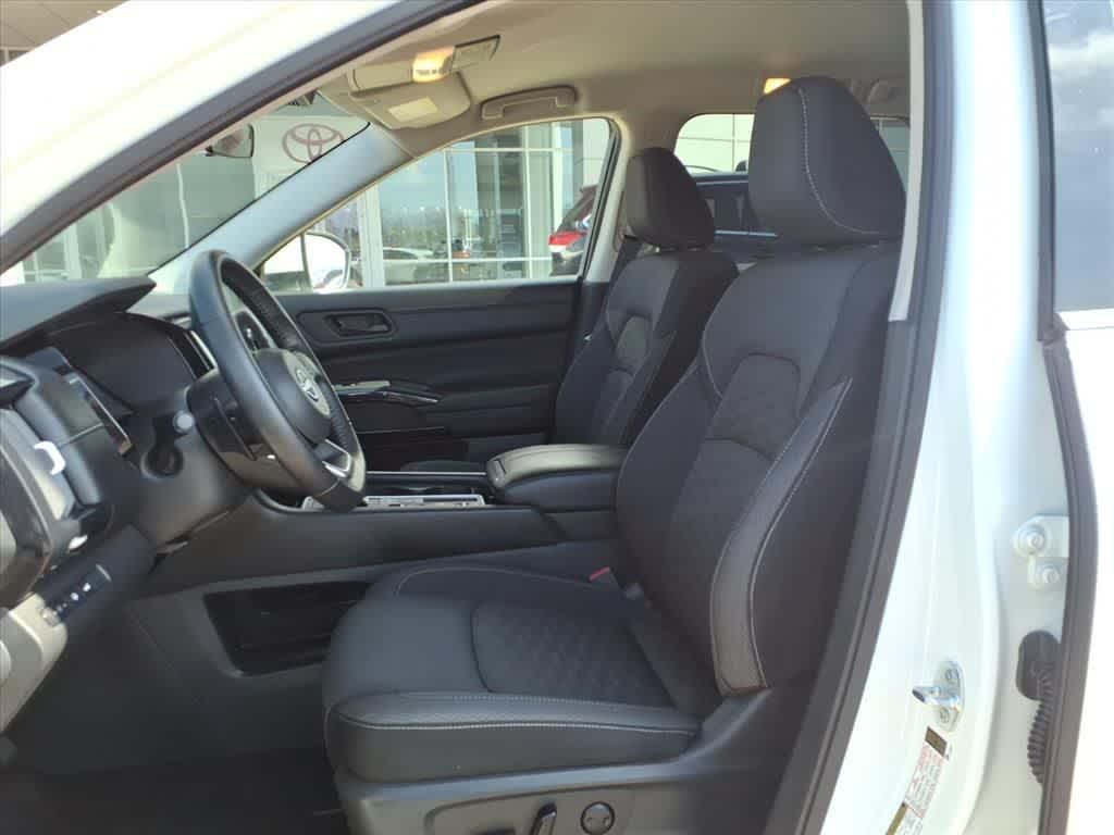 2025 Nissan Pathfinder SV 2WD