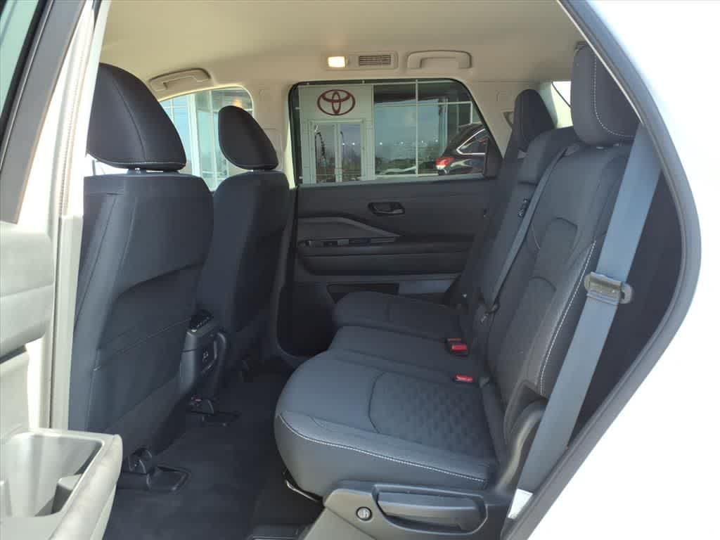 2025 Nissan Pathfinder SV 2WD