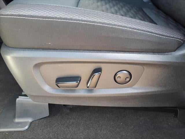 2025 Nissan Pathfinder SV 2WD