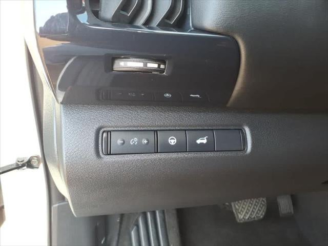 2025 Nissan Pathfinder SV 2WD