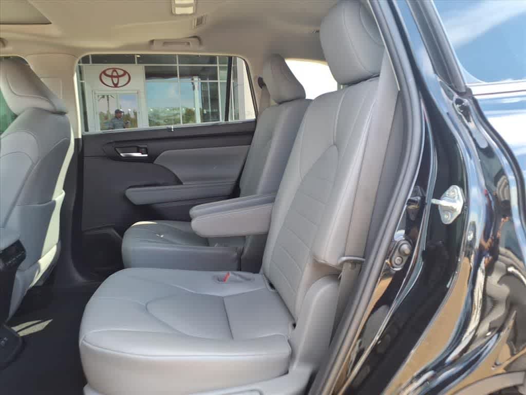 2020 Toyota Highlander Hybrid XLE FWD