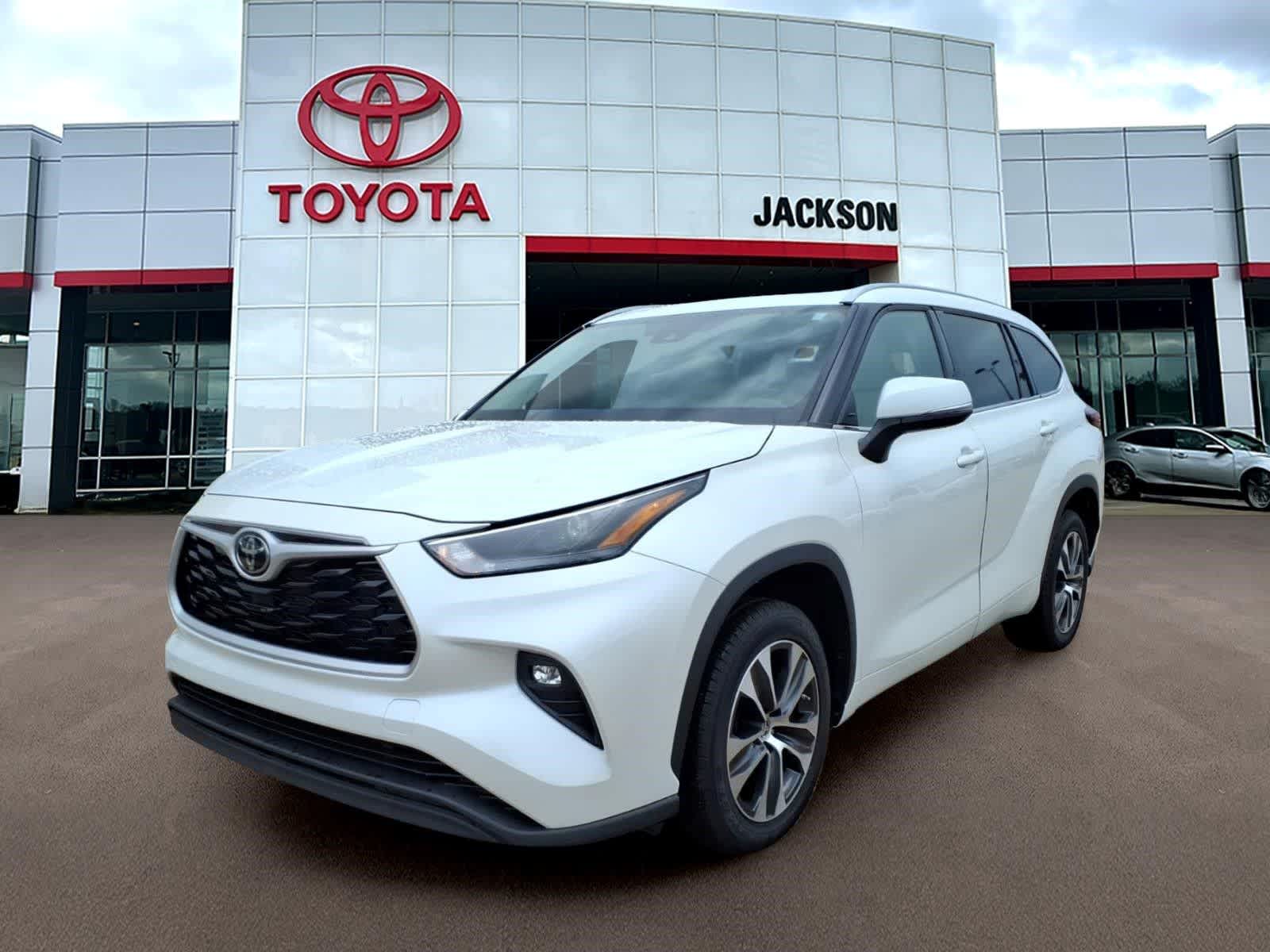 2022 Toyota Highlander XLE FWD