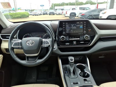 2022 Toyota Highlander XLE FWD