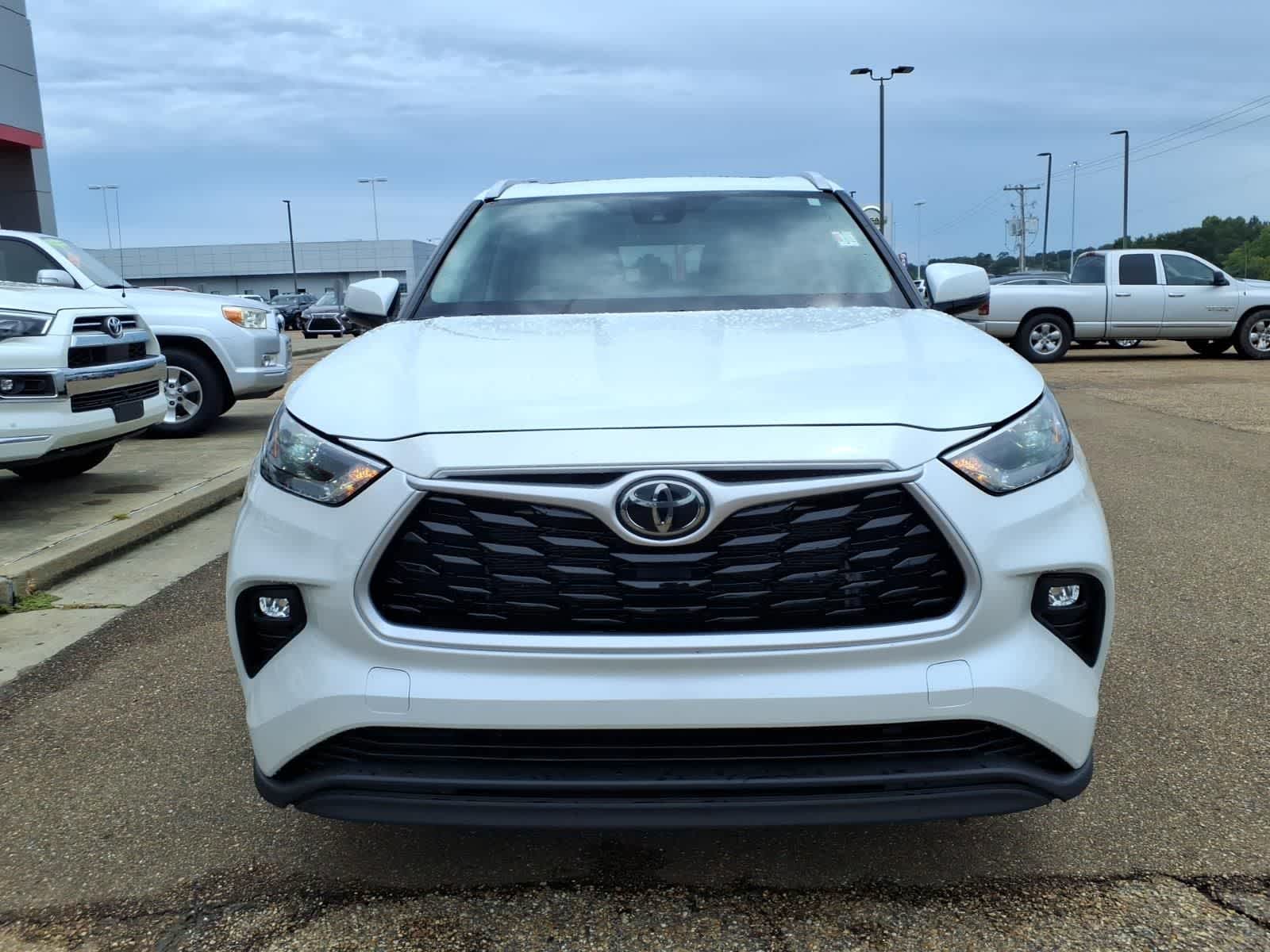 2022 Toyota Highlander XLE FWD