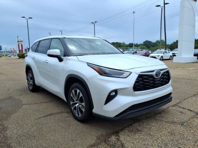 2022 Toyota Highlander XLE FWD