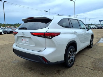 2022 Toyota Highlander XLE FWD