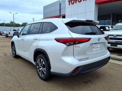 2022 Toyota Highlander XLE FWD