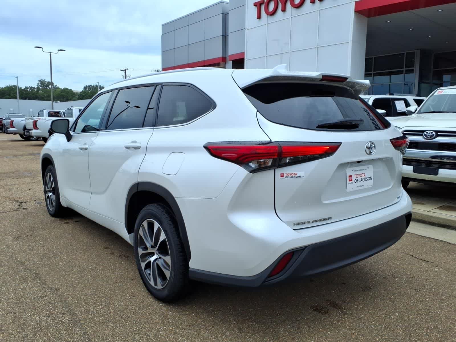 2022 Toyota Highlander XLE FWD