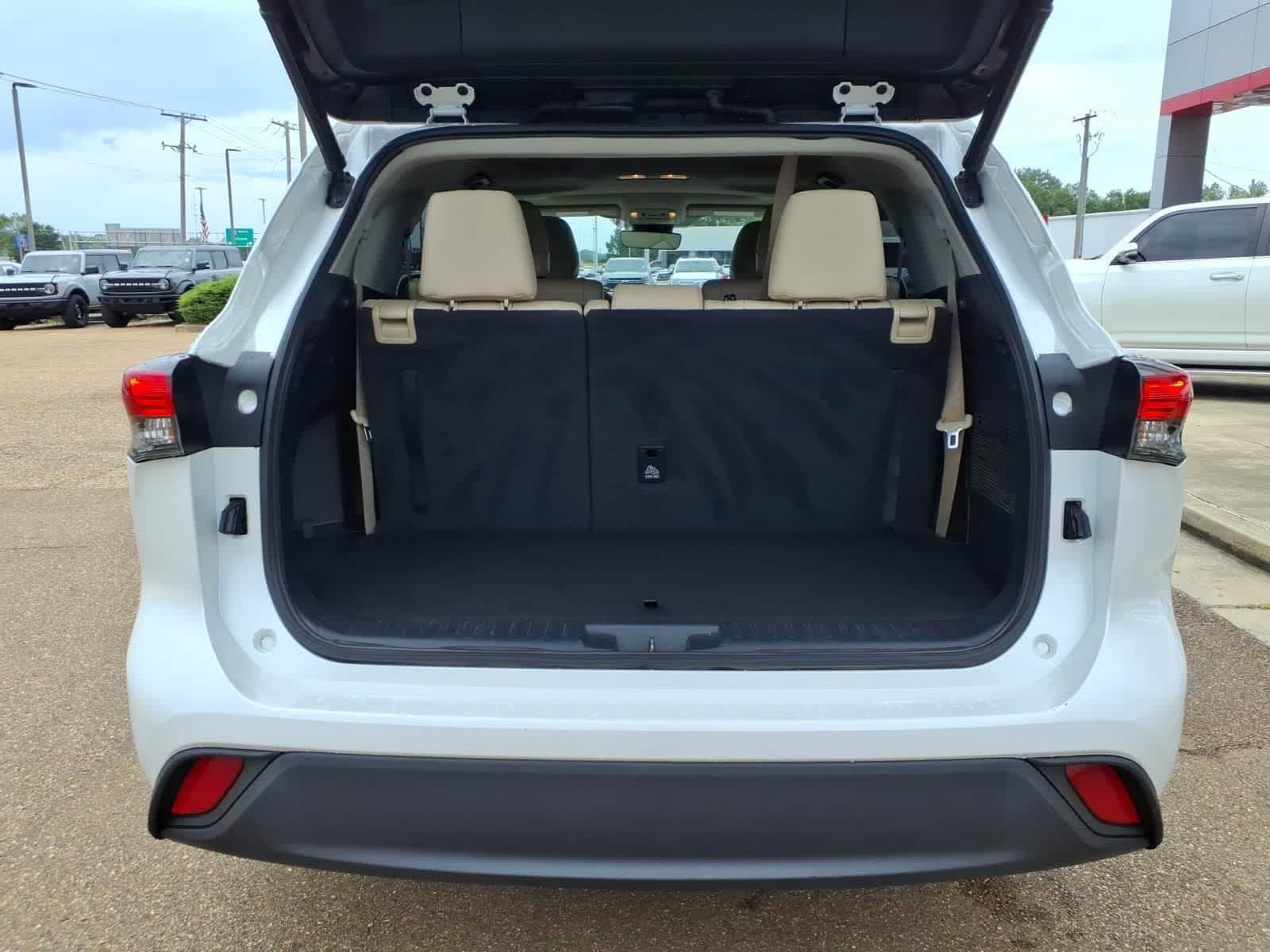 2022 Toyota Highlander XLE FWD
