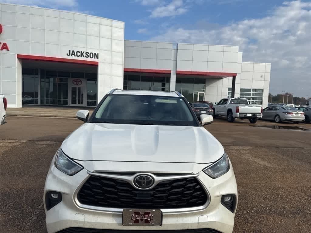 2021 Toyota Highlander XLE FWD