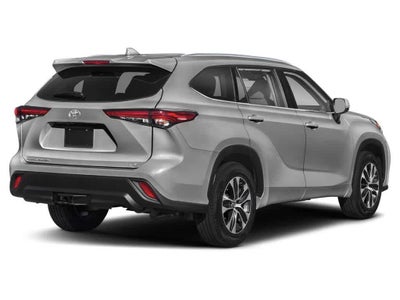 2022 Toyota Highlander XLE FWD