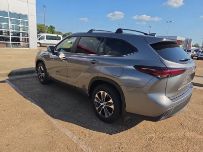 2026 Toyota Highlander Hybrid XLE AWD