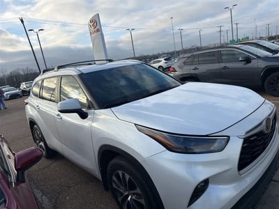 2024 Toyota Highlander XLE FWD