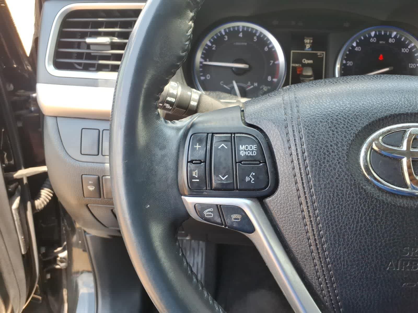 2016 Toyota Highlander FWD 4dr V6 XLE