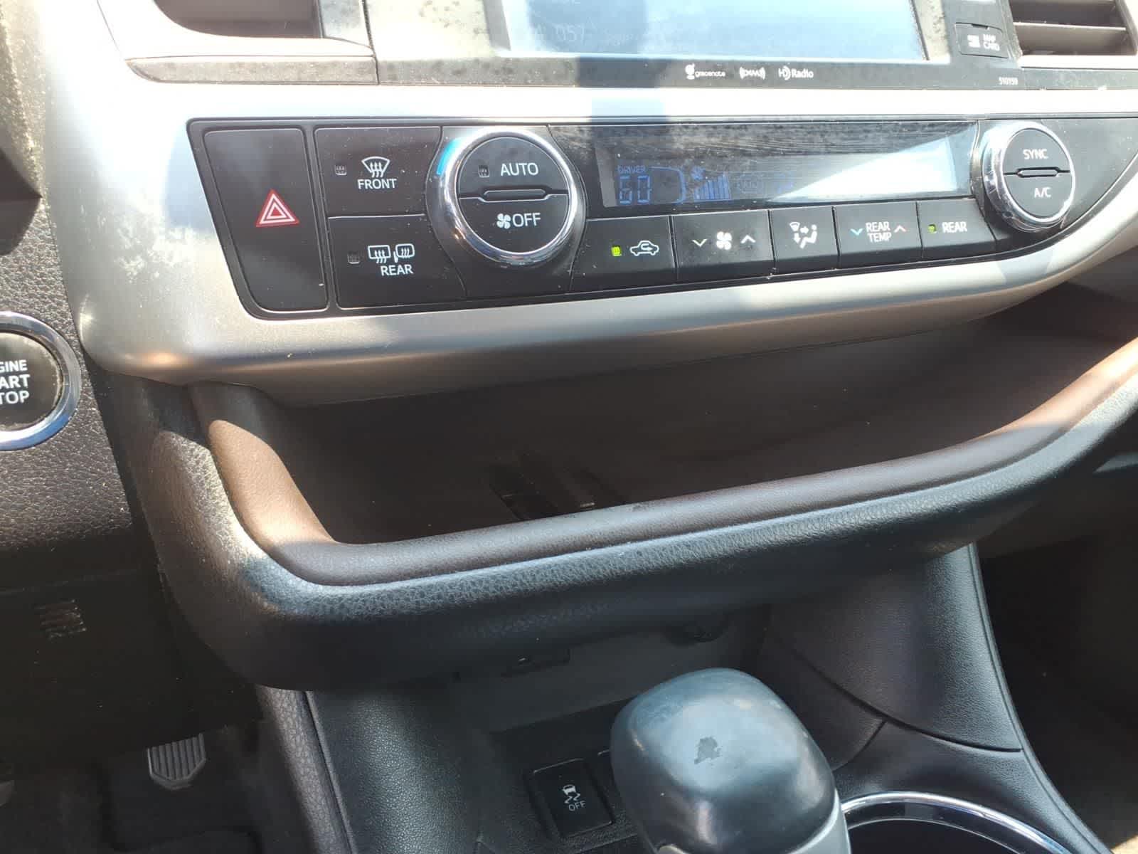2016 Toyota Highlander FWD 4dr V6 XLE