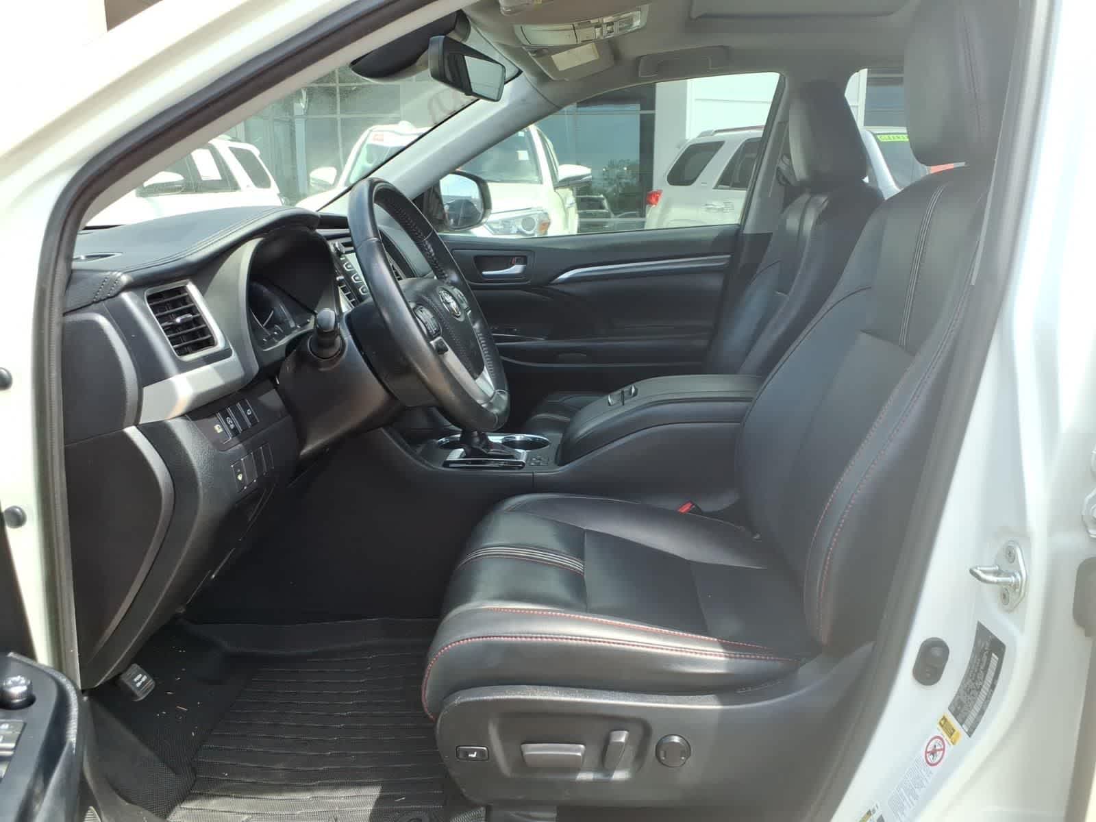 2019 Toyota Highlander SE V6 FWD