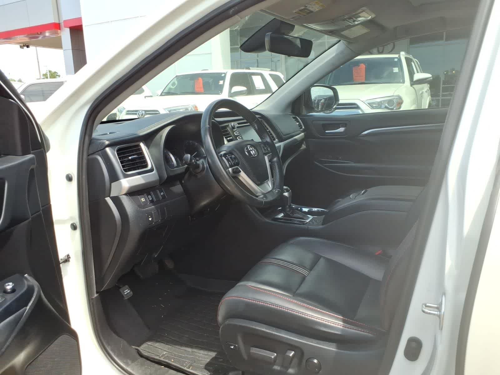 2019 Toyota Highlander SE V6 FWD
