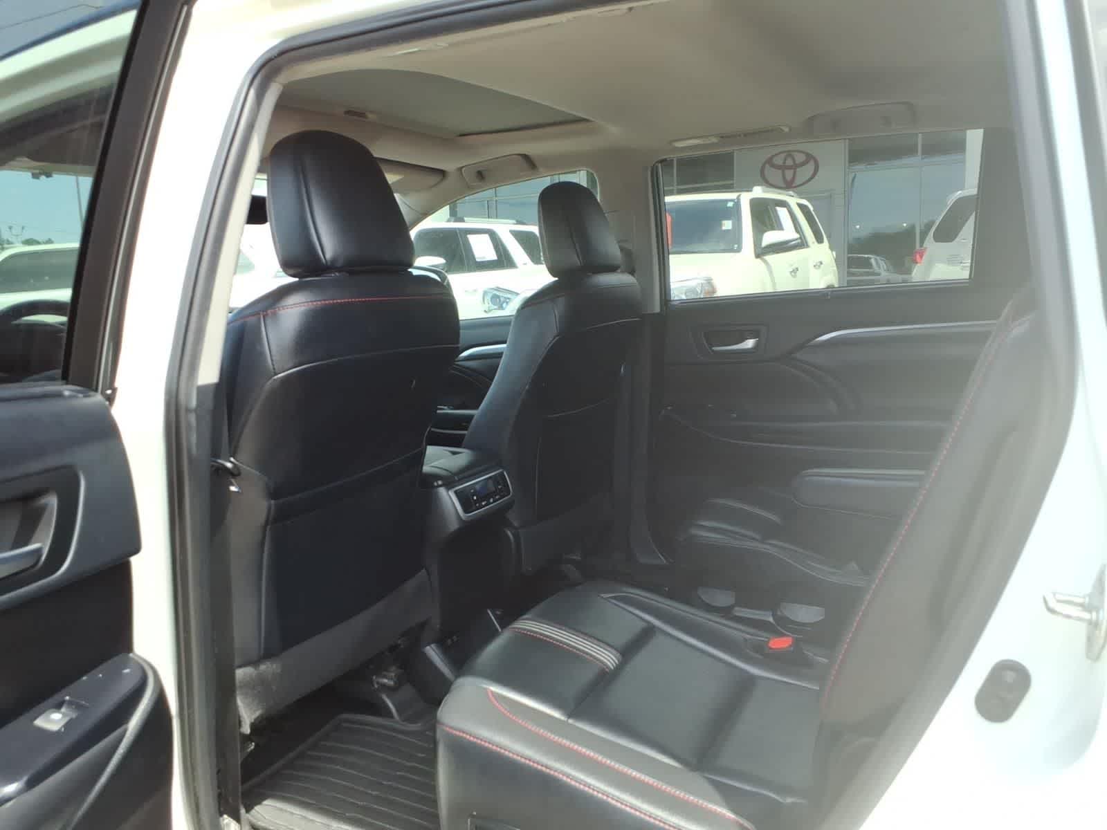 2019 Toyota Highlander SE V6 FWD
