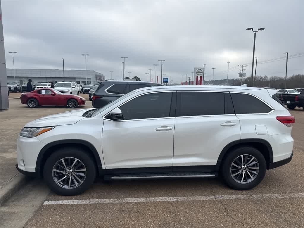 2019 Toyota Highlander XLE V6 FWD