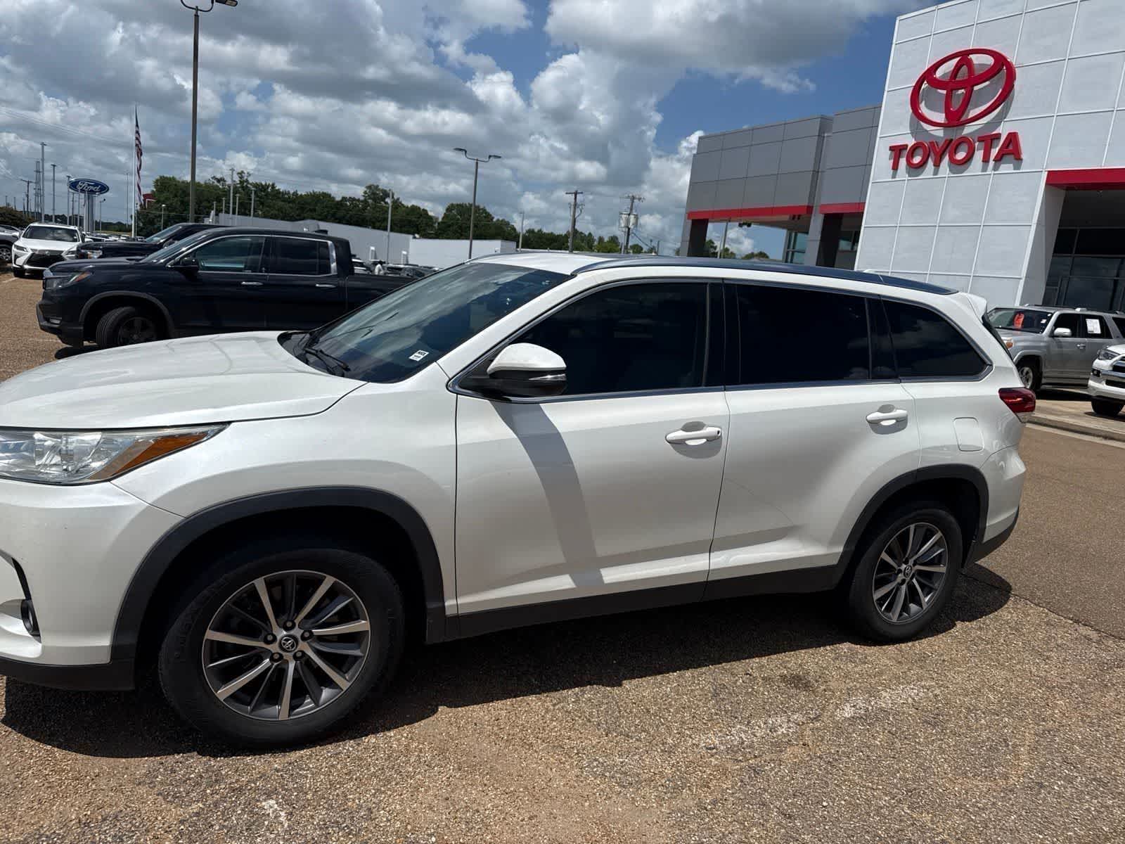 2019 Toyota Highlander XLE V6 FWD