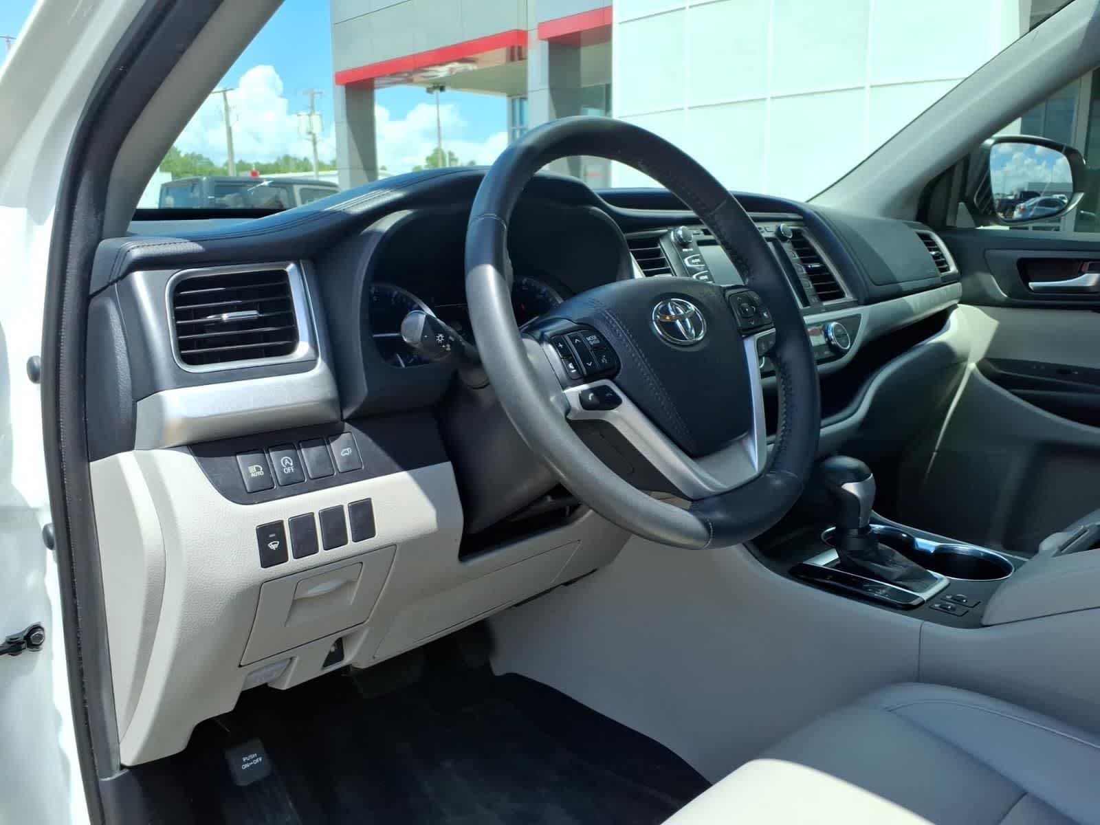 2019 Toyota Highlander XLE V6 FWD