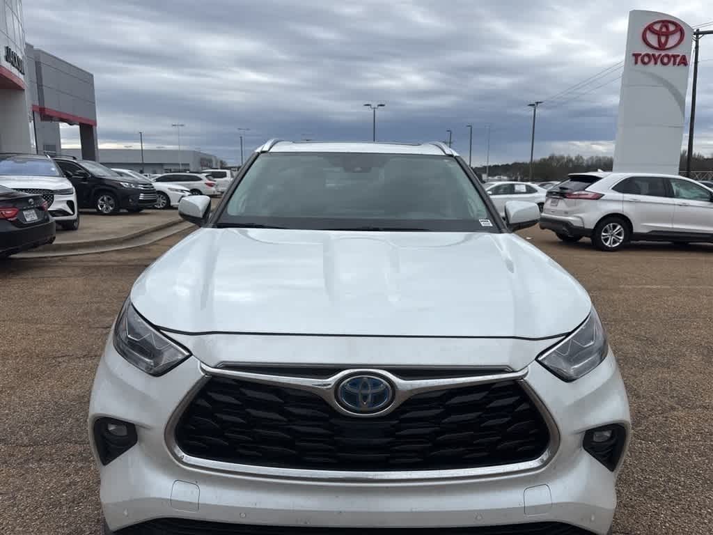 2023 Toyota Highlander Hybrid Limited FWD
