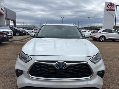 2023 Toyota Highlander Hybrid Limited FWD