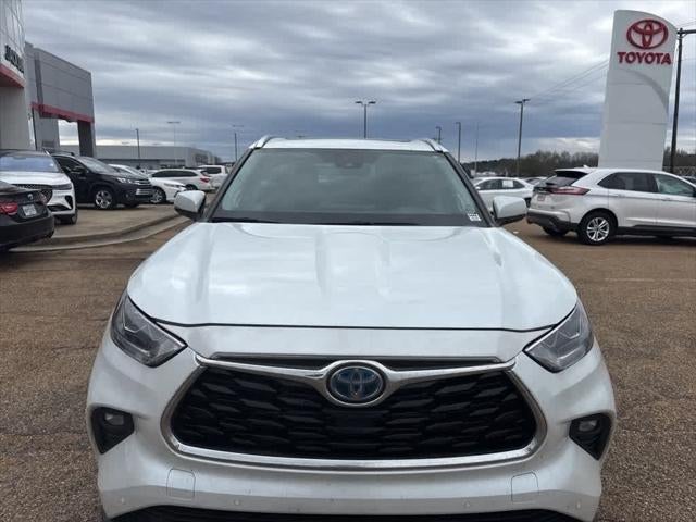 2023 Toyota Highlander Hybrid Limited FWD
