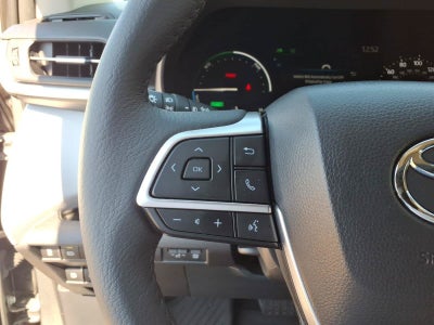 2026 Toyota Sienna XLE FWD 8-Passenger