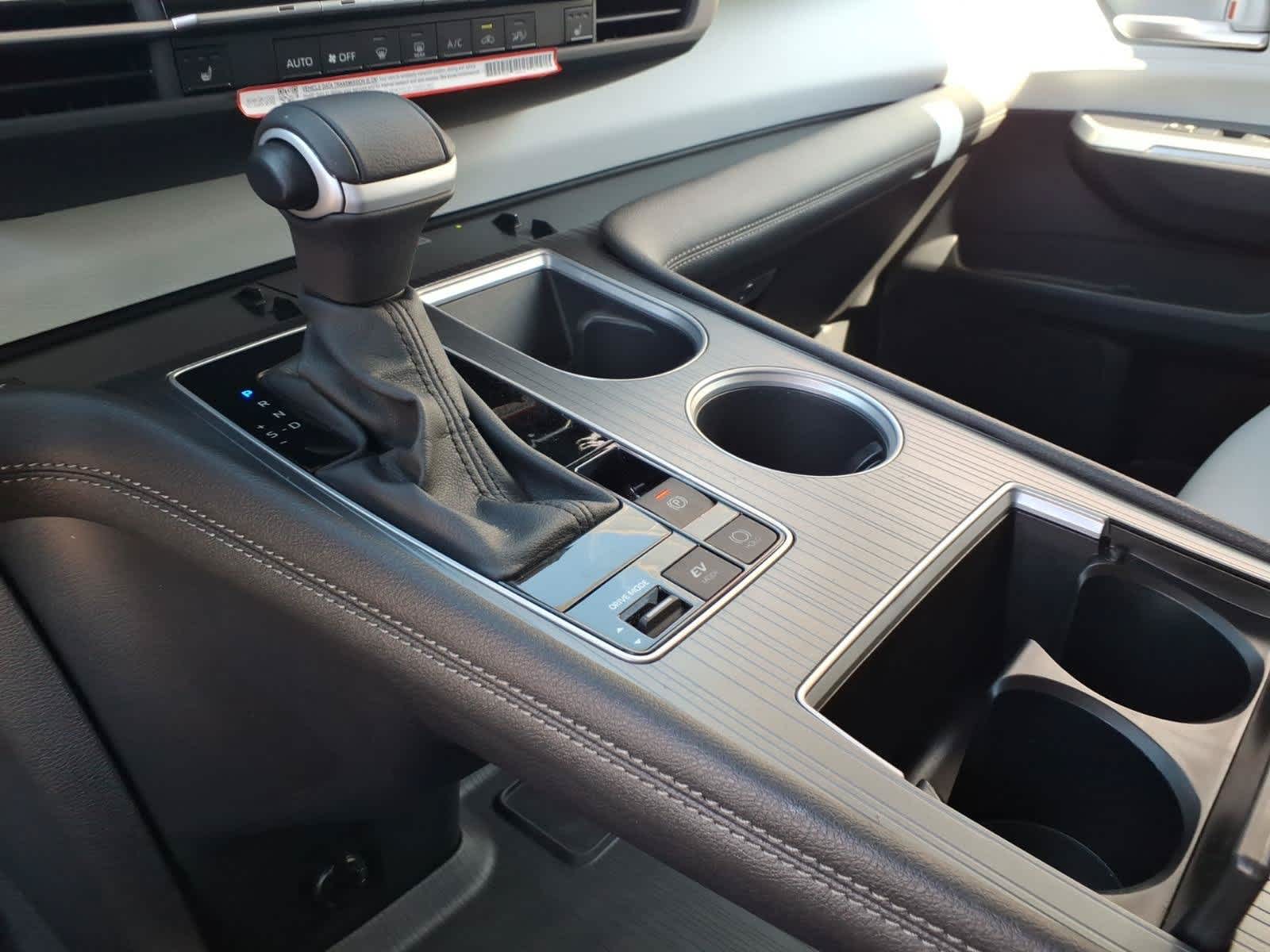 2026 Toyota Sienna XLE FWD 8-Passenger