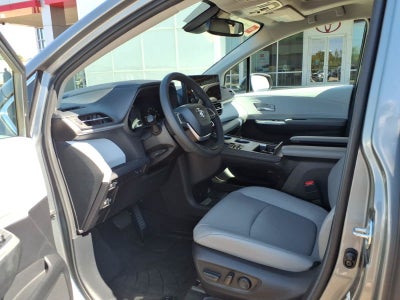 2026 Toyota Sienna XLE FWD 8-Passenger