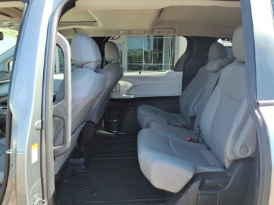 2026 Toyota Sienna XLE FWD 8-Passenger