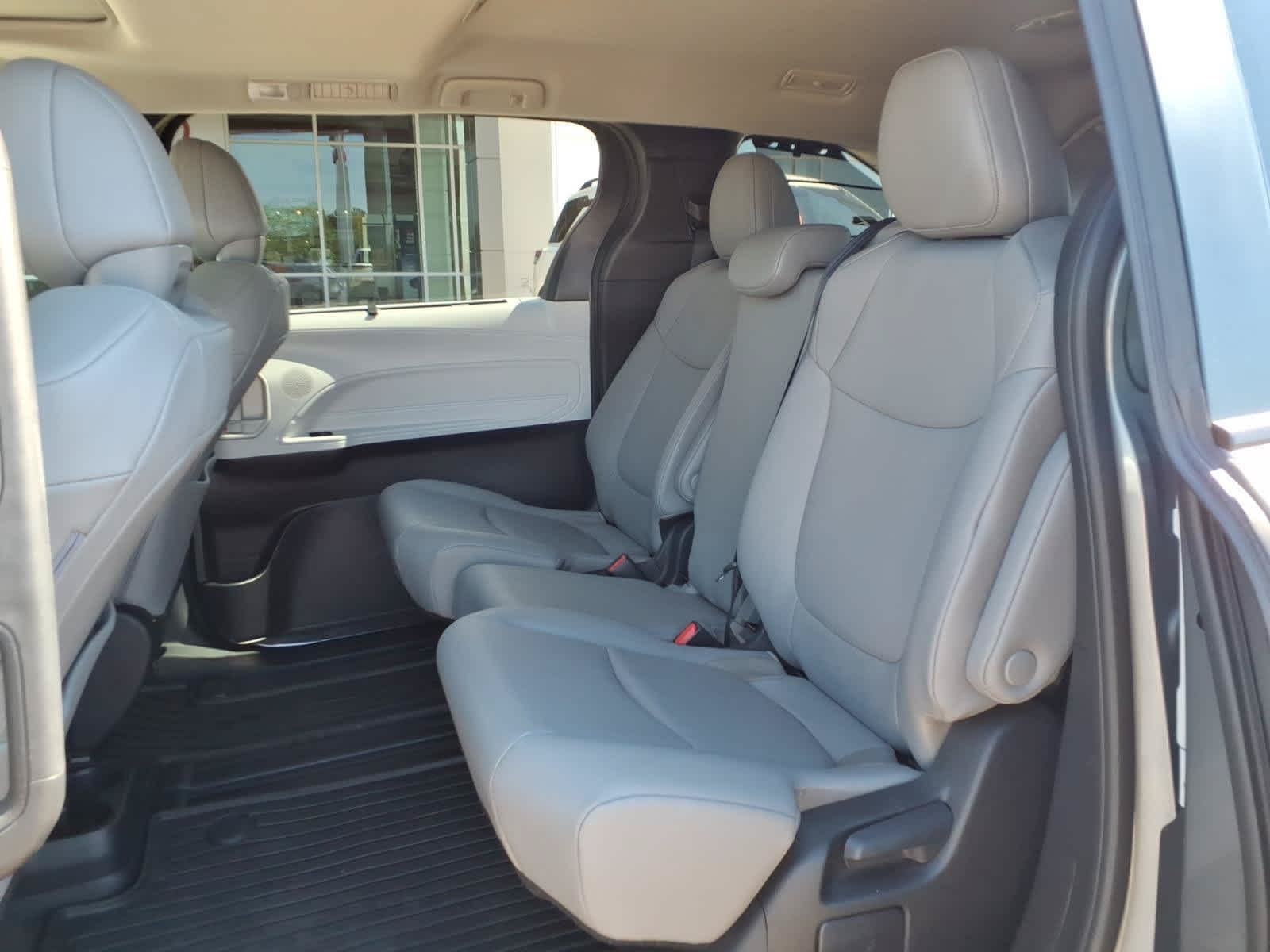 2026 Toyota Sienna XLE FWD 8-Passenger