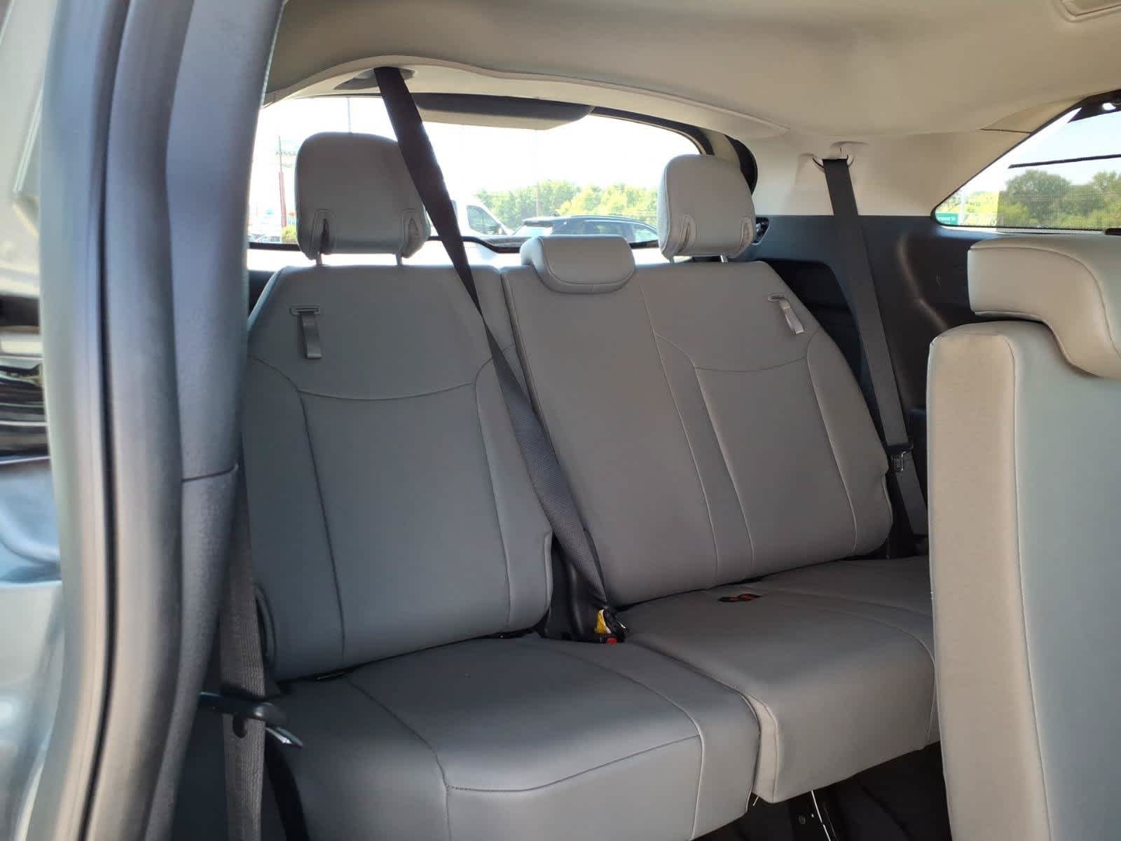 2026 Toyota Sienna XLE FWD 8-Passenger