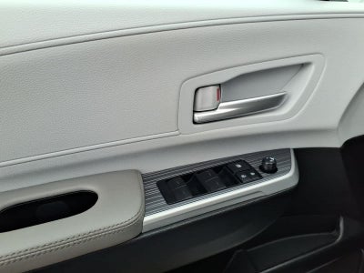 2025 Toyota Sienna XLE FWD 8-Passenger