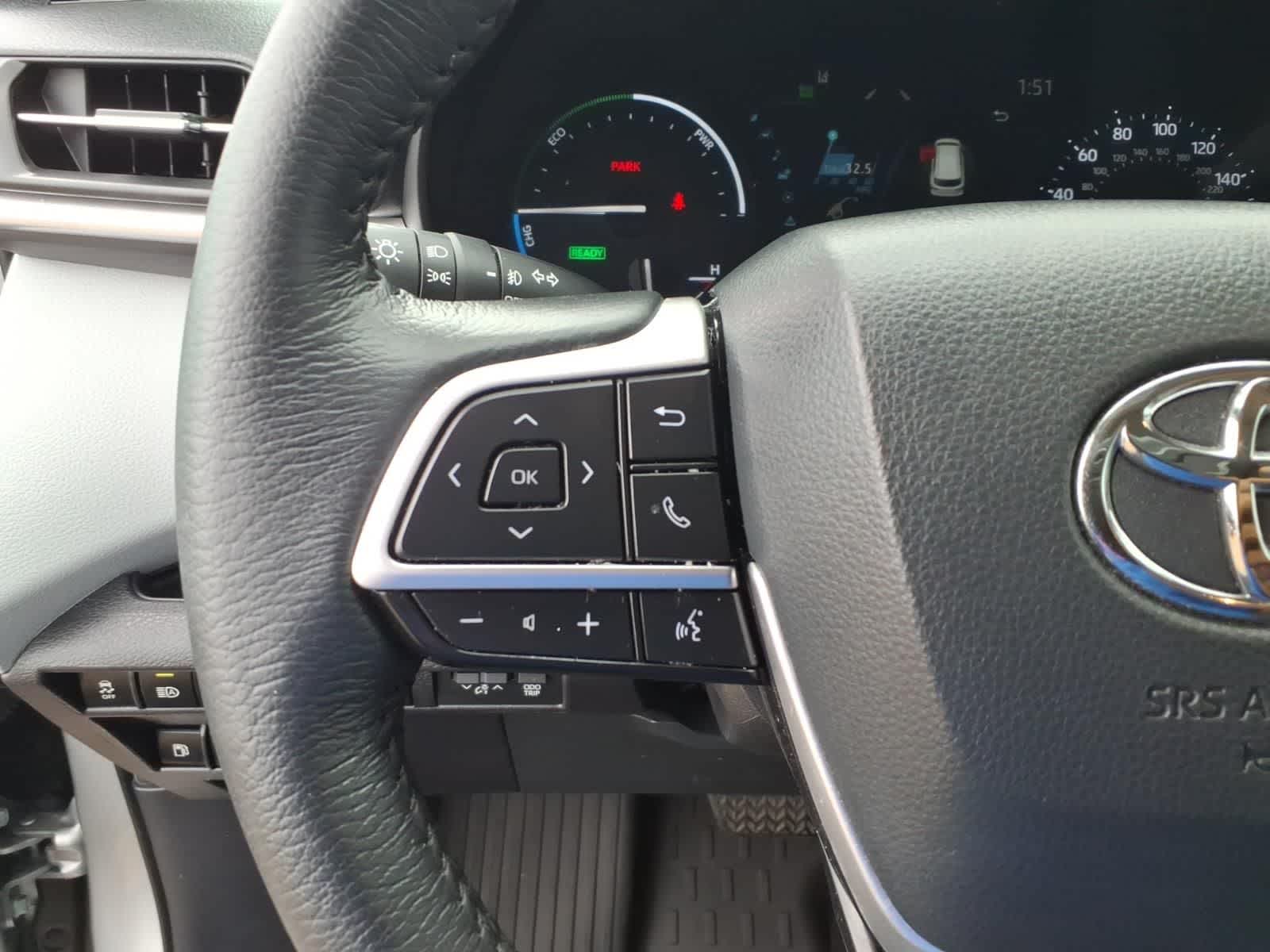 2025 Toyota Sienna XLE FWD 8-Passenger