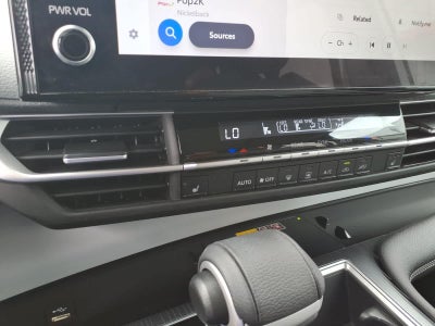 2025 Toyota Sienna XLE FWD 8-Passenger
